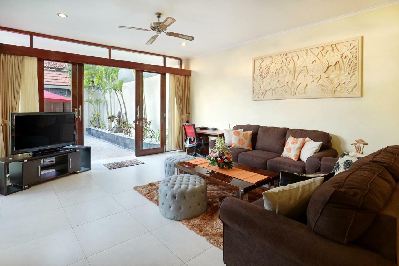 Villa Nova Legian Buitenkant foto